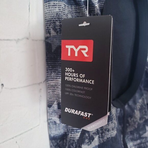 TYR American Dream Diamond Fit One Piece Swimsuit Size 26 Gray Star Print NEW - Picture 6 of 8